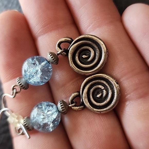 Earrings - Picture 4 of 6